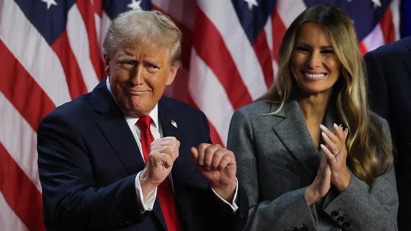 ছবিতে ট্রাম্পের দ্বিতীয় জয় উল্লাস